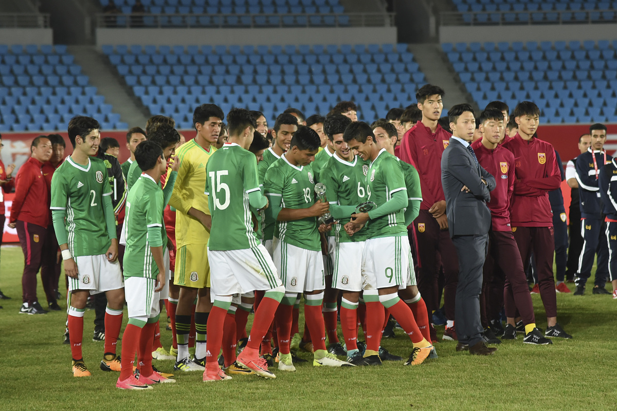 包含年轻球员逐渐崭露头角,为球队带来新希望的词条 包含年轻球员逐渐崭露头角,为球队带来新希望的词条