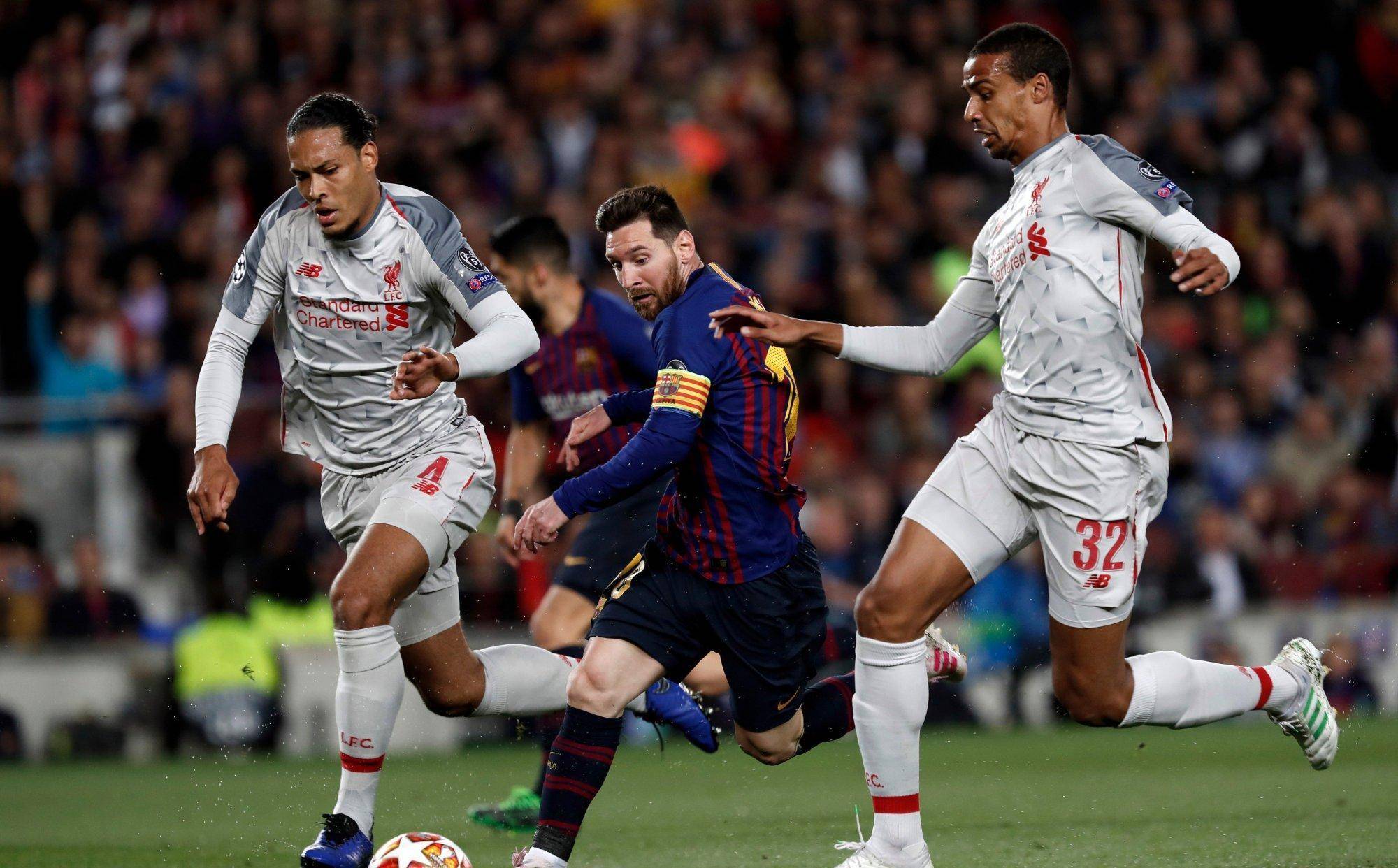 PG中国官网-足球比赛中的精彩瞬间令人动容