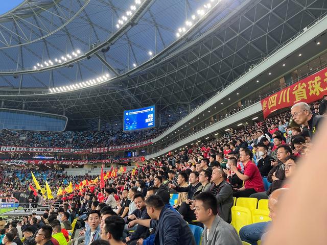 PG平台-一场场精彩的比赛激发球迷热情