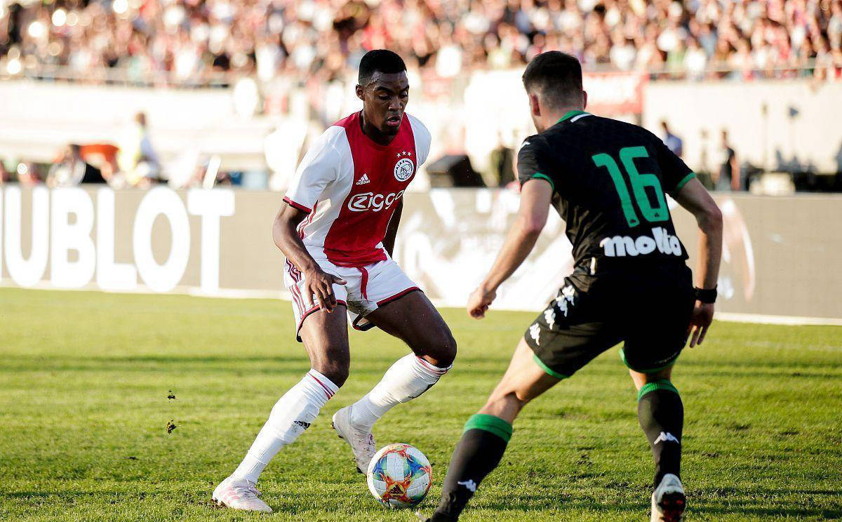 包含阿贾克斯客场大胜,晋级前景乐观的词条 包含阿贾克斯客场大胜,晋级前景乐观的词条