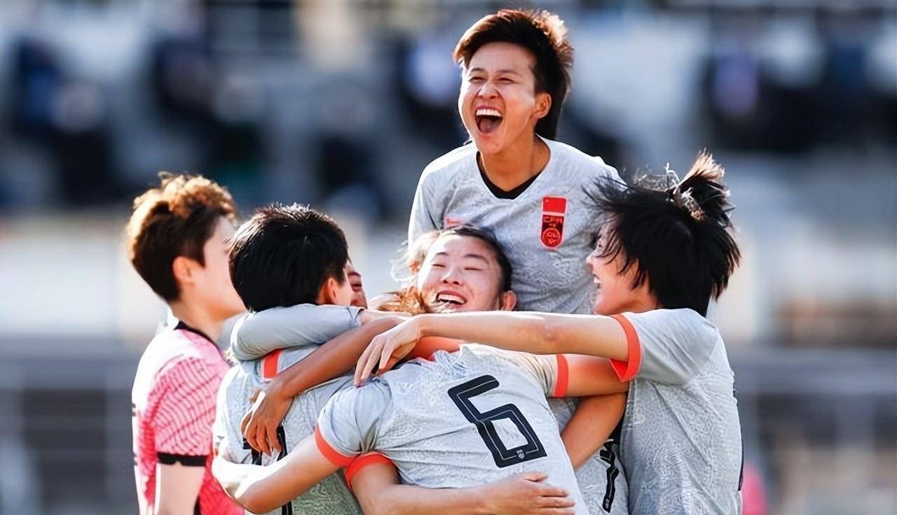 中国女足队员全力以赴,收获胜利的简单介绍 中国女足队员全力以赴,收获胜利的简单介绍