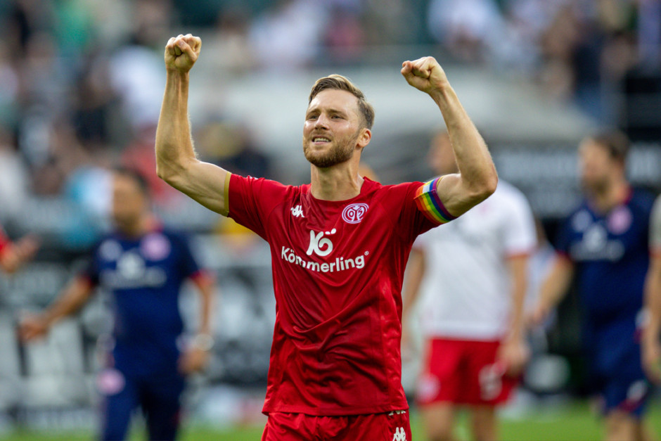 关于美因茨主教练赢得掌声,球队取胜的信息 关于美因茨主教练赢得掌声,球队取胜的信息