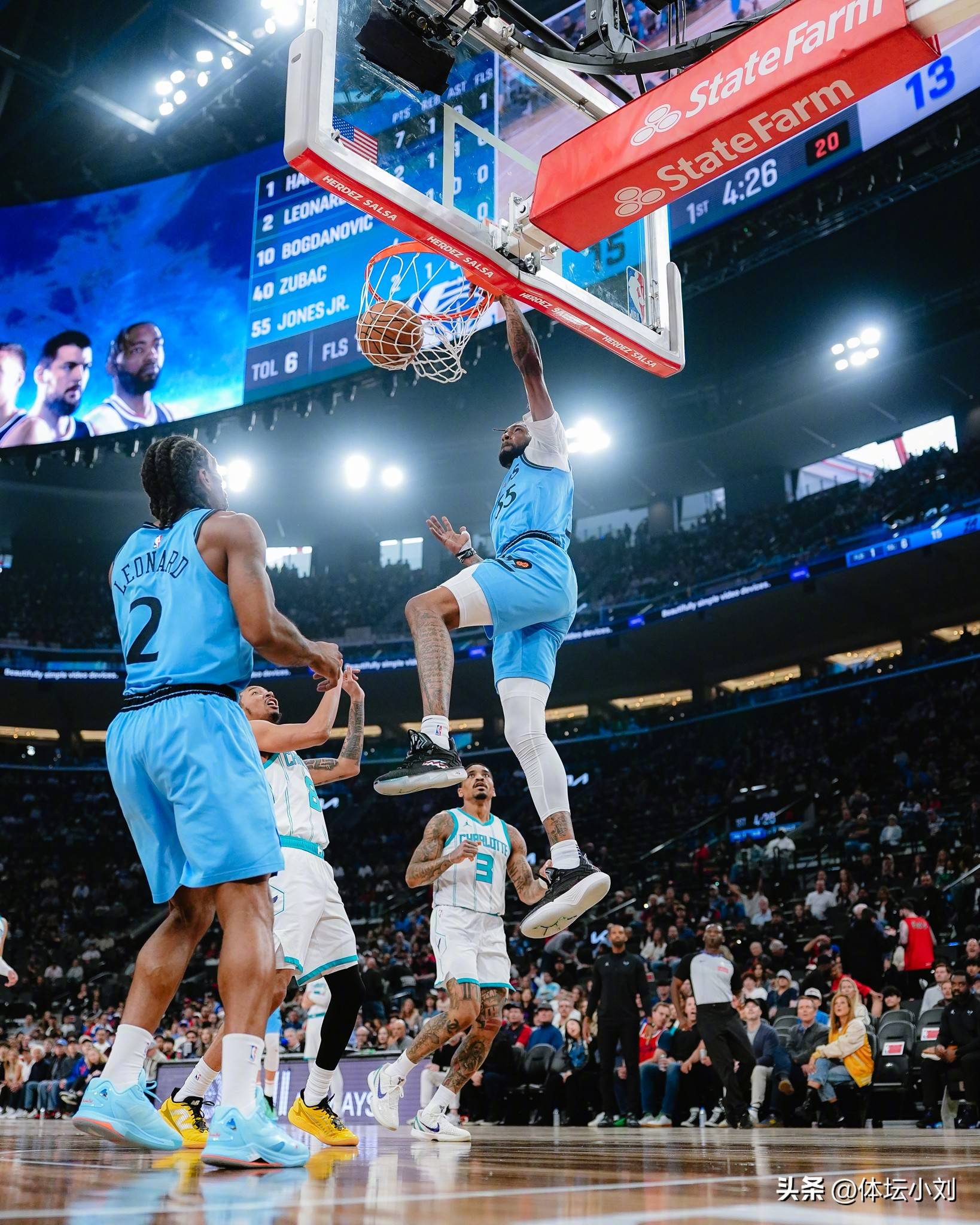 快艇隊展現團隊協作,擊敗對手,取得勝利 快艇隊展現團隊協作,擊敗對手,取得勝利