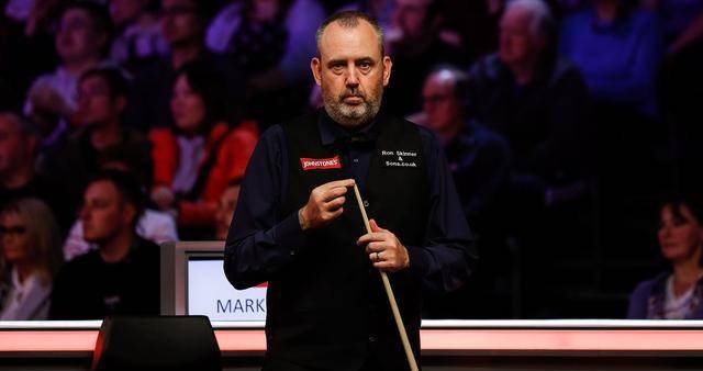 荷兰队客场惊险逆转,成功晋级下一轮 荷兰队客场惊险逆转,成功晋级下一轮