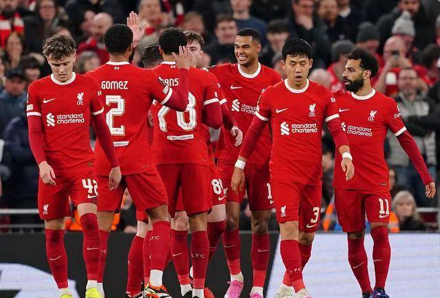 阿贾克斯在欧冠比赛中智擒强敌,球迷欢呼 阿贾克斯在欧冠比赛中智擒强敌,球迷欢呼