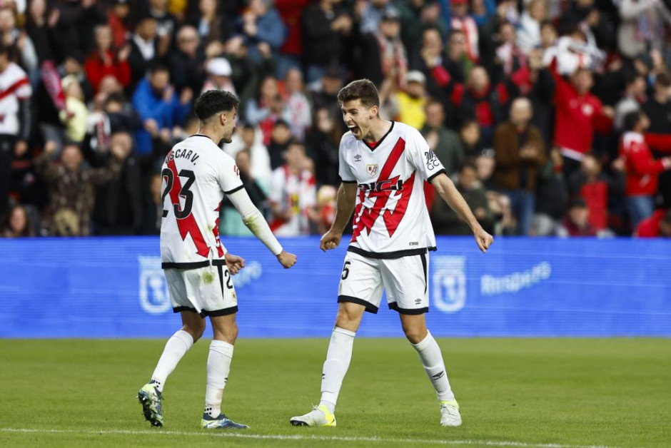 巴列卡诺遭遇连败,形势严峻 巴列卡诺遭遇连败,形势严峻