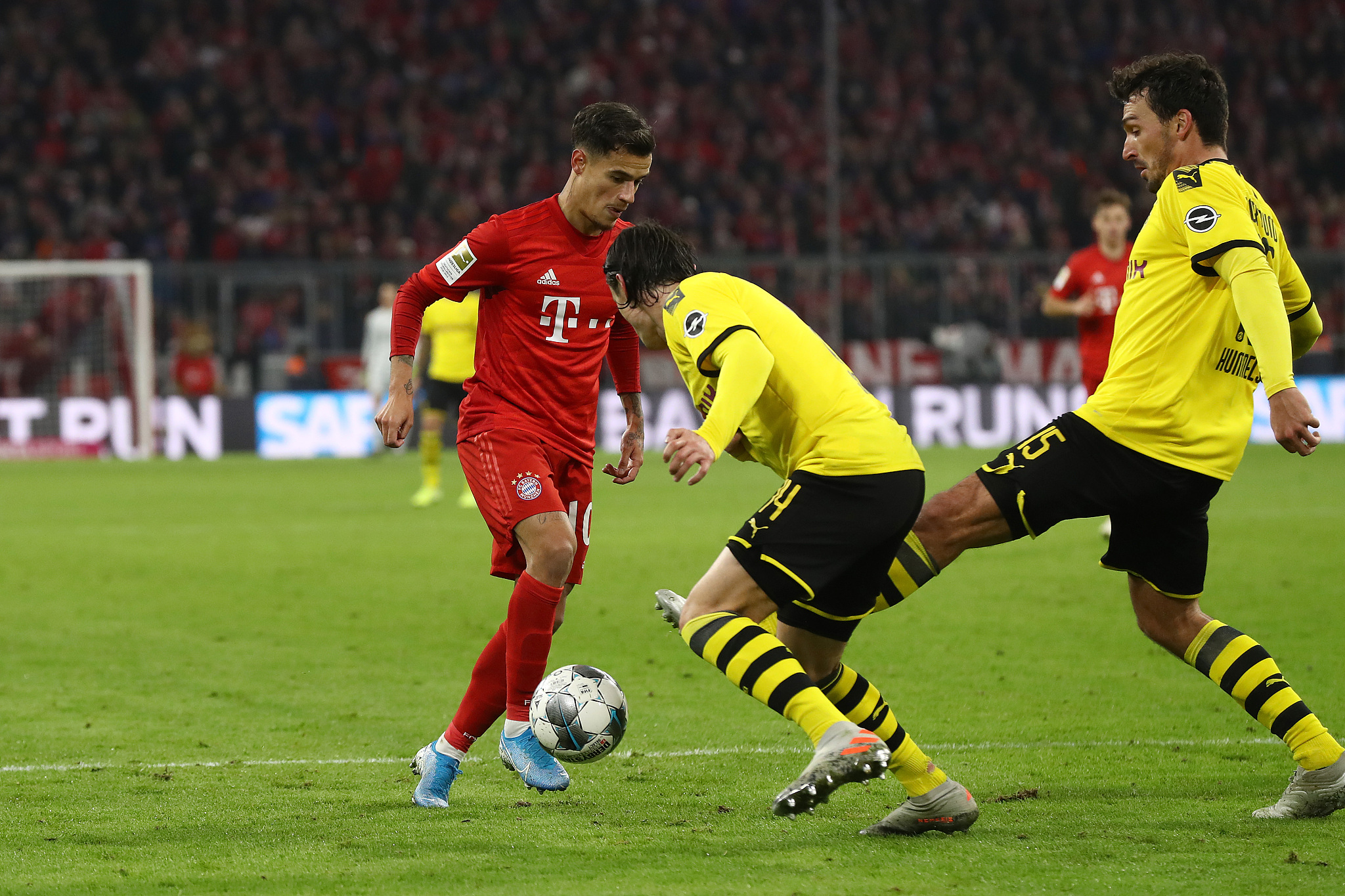 多特蒙德后防线漏洞百出，成为球迷焦点