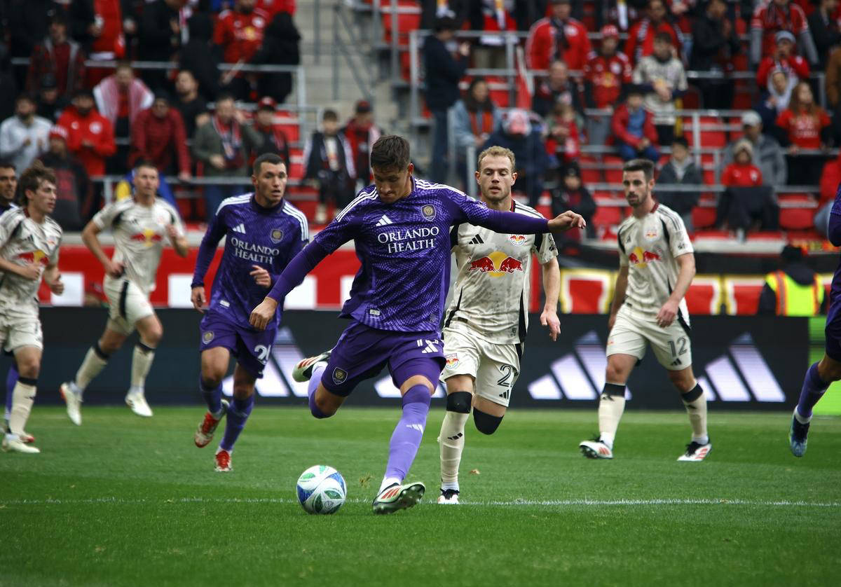 PG电子试玩官网-皇家马德里大胜对手，继续保持联赛领先地位