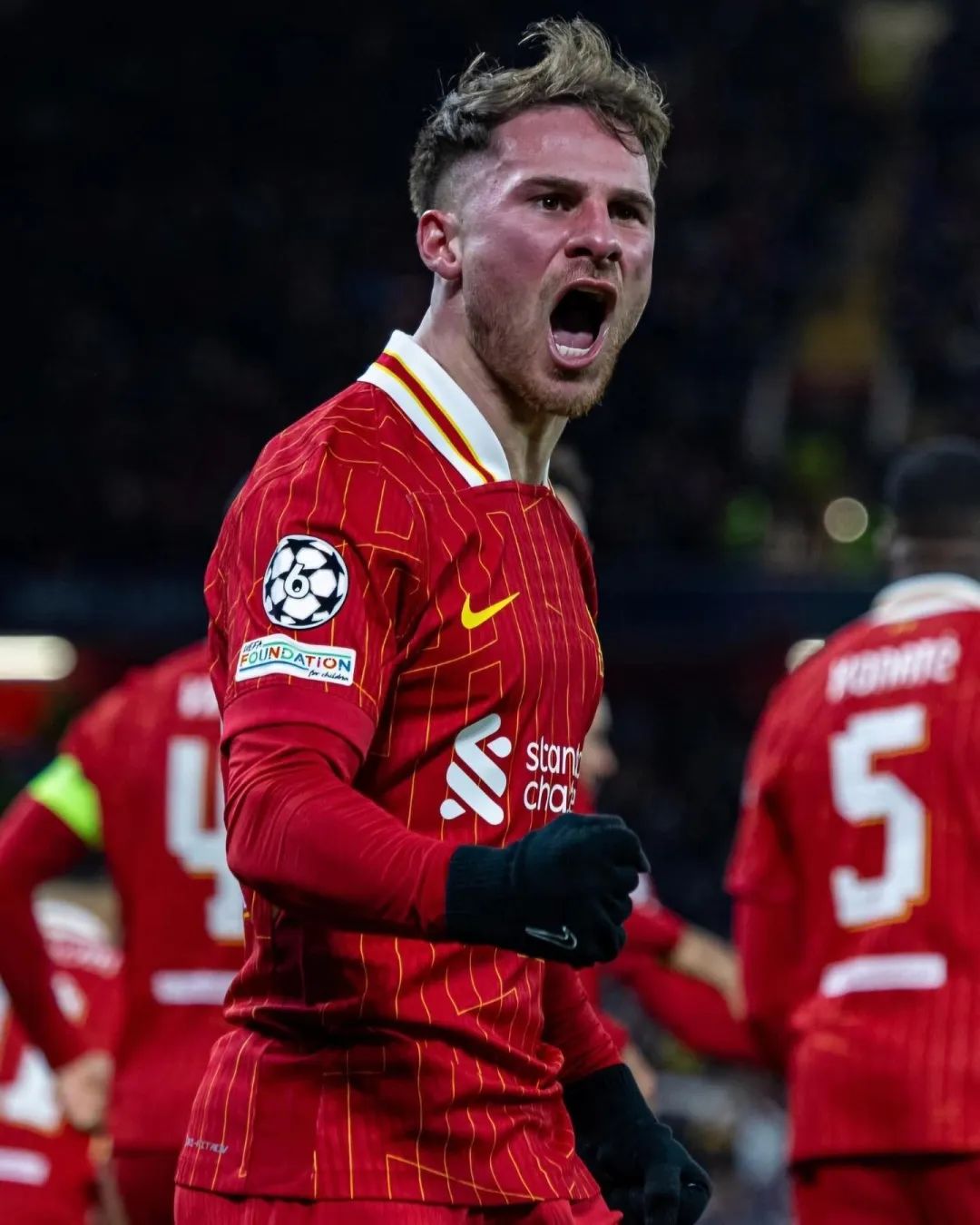 PG平台-利物浦轻松战胜对手，继续紧追领先者