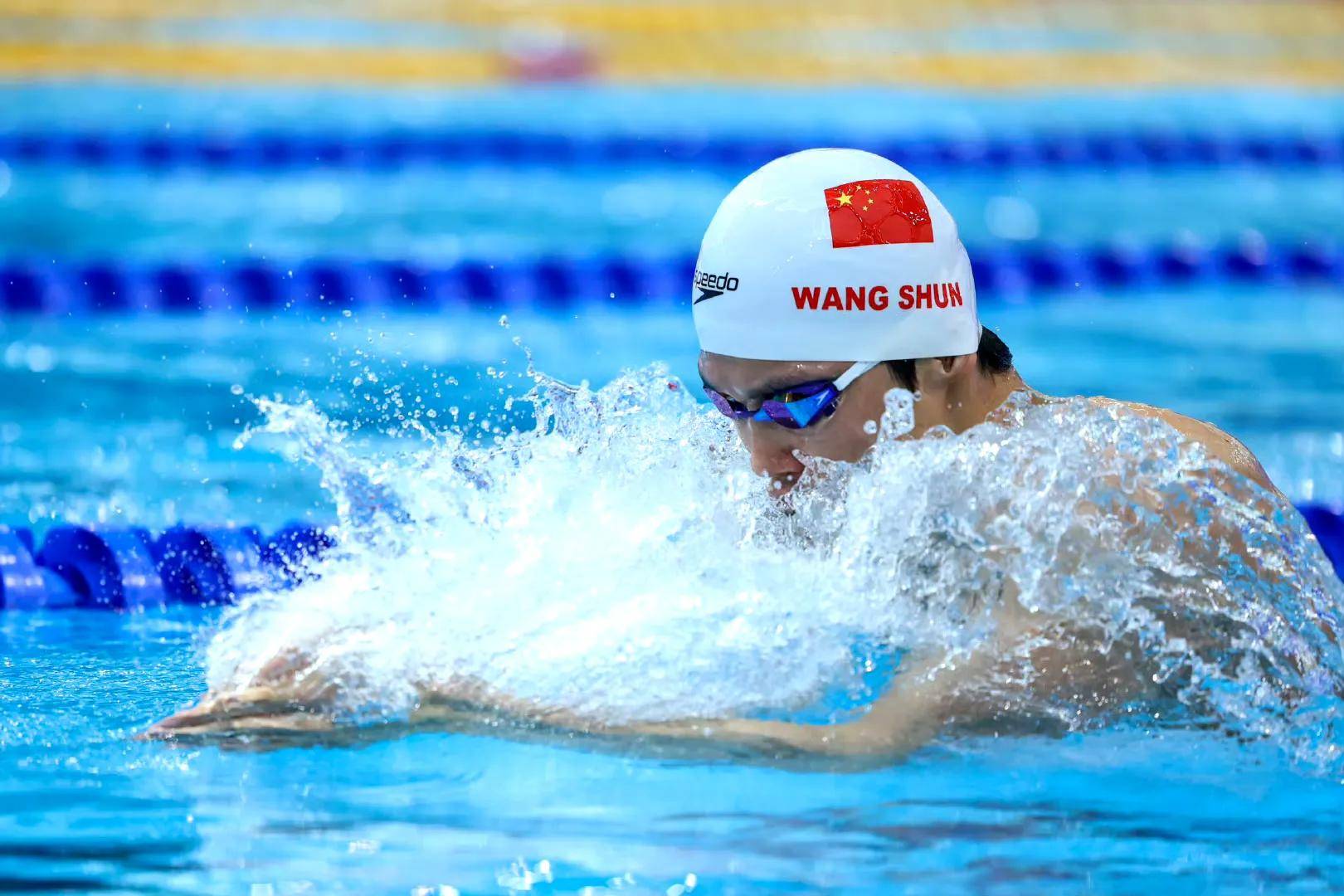 马德里游泳选手勇夺金牌,实力惊人 马德里游泳选手勇夺金牌,实力惊人