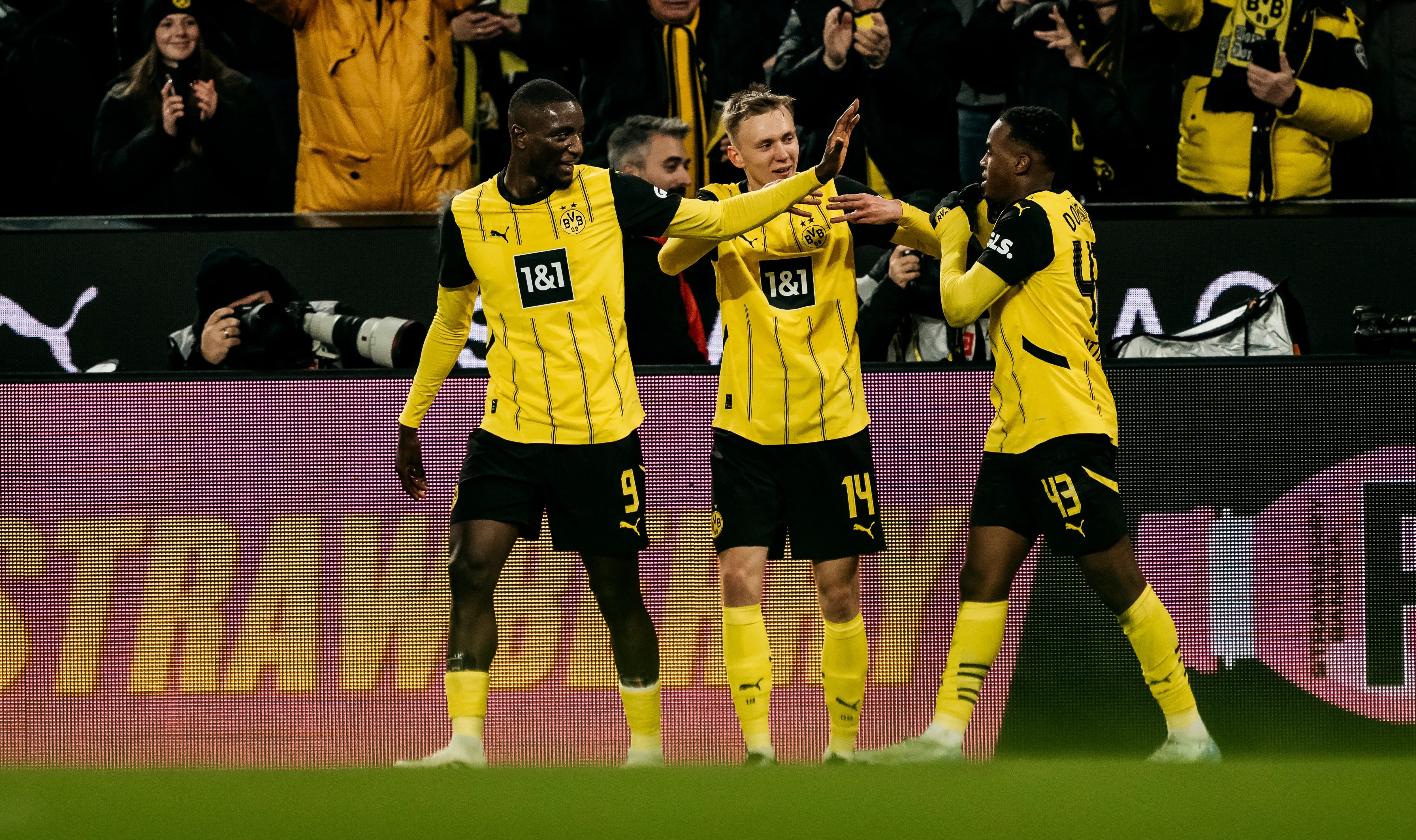 多特蒙德遗憾淘汰,告别欧冠 多特蒙德遗憾淘汰,告别欧冠