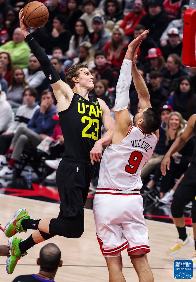 爵士队客场力克公牛队，取得必胜利