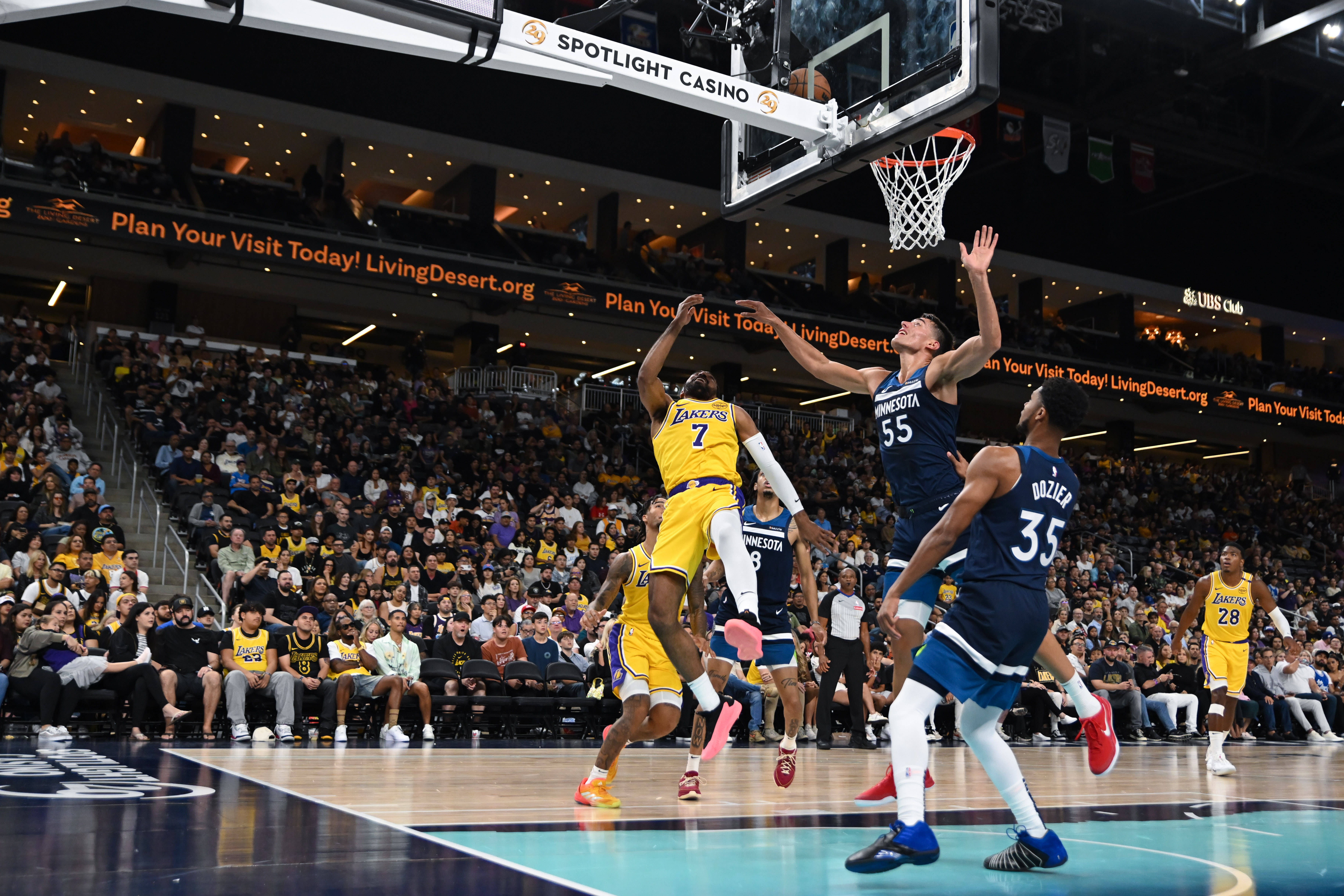 包含湖人队球员状态火爆,主场轻松夺胜的词条 包含湖人队球员状态火爆,主场轻松夺胜的词条