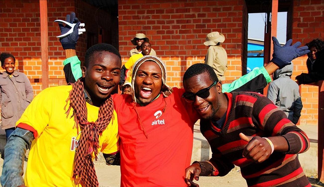 赞比亚队在胜利中晋级下一阶段 赞比亚队在胜利中晋级下一阶段