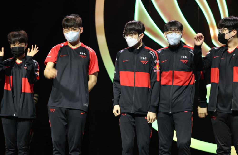 FLY轻取100T,Oner单局斩获MVP激烈交锋成都决赛之夜,技惊四座 FLY轻取100T,Oner单局斩获MVP激烈交锋成都决赛之夜,技惊四座