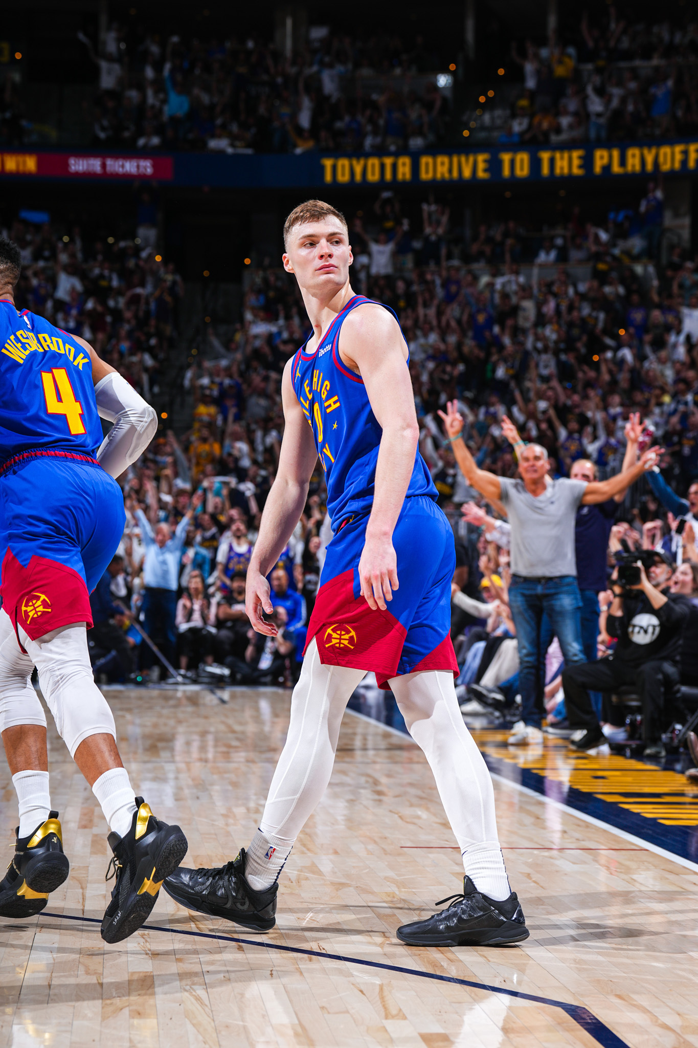 PG电子试玩官网-掘金队实力悄然崛起，挑战西部强队全力以赴