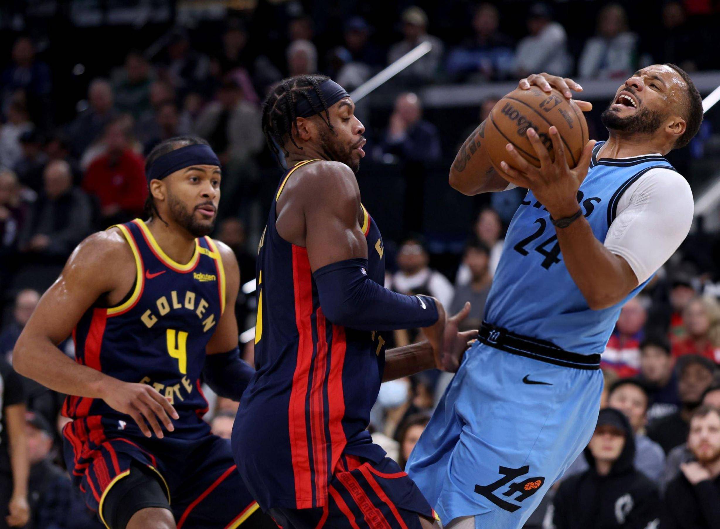 PG中国登录入口-勇士队主场轻松击败快船队