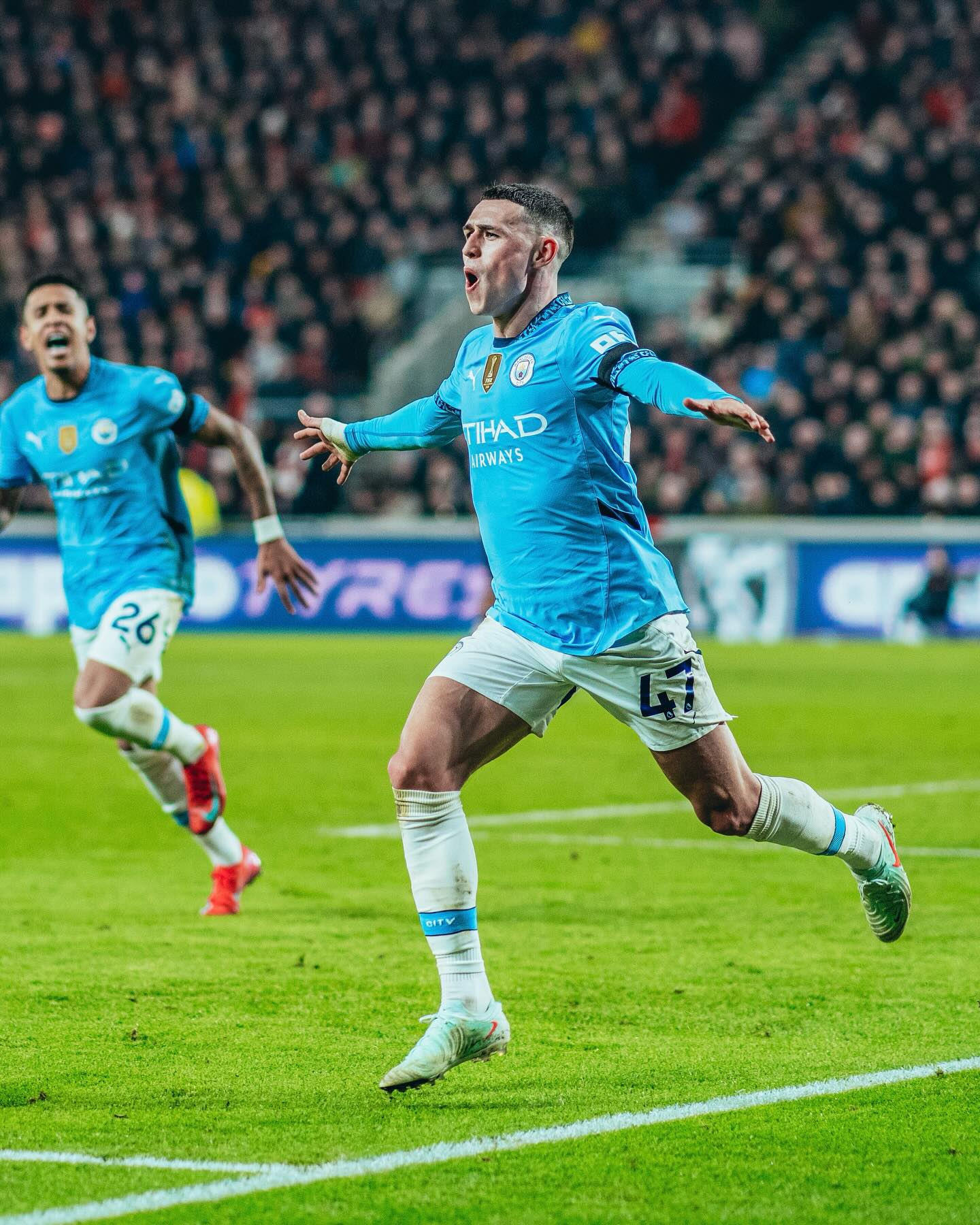 包含法兰克福客场登顶,跻身德甲争冠行列的词条 包含法兰克福客场登顶,跻身德甲争冠行列的词条