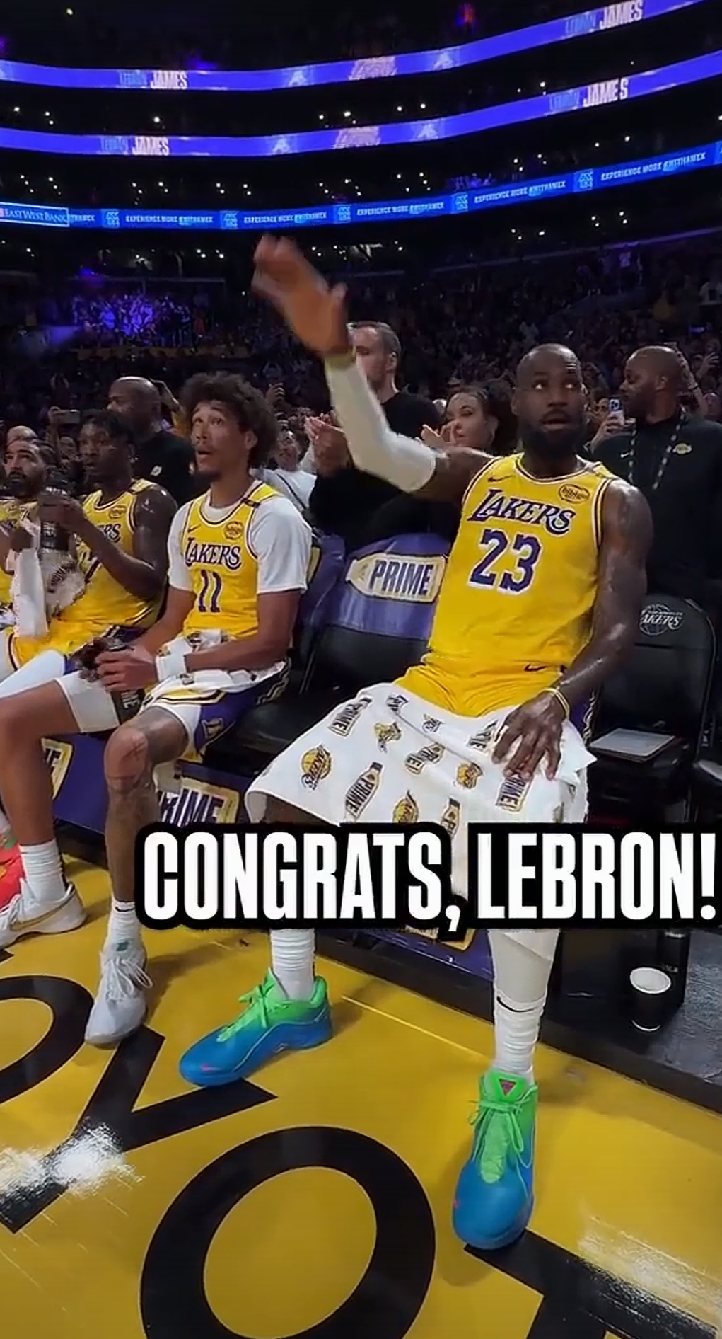 湖人完胜鹈鹕,恩比德统治全场 湖人完胜鹈鹕,恩比德统治全场