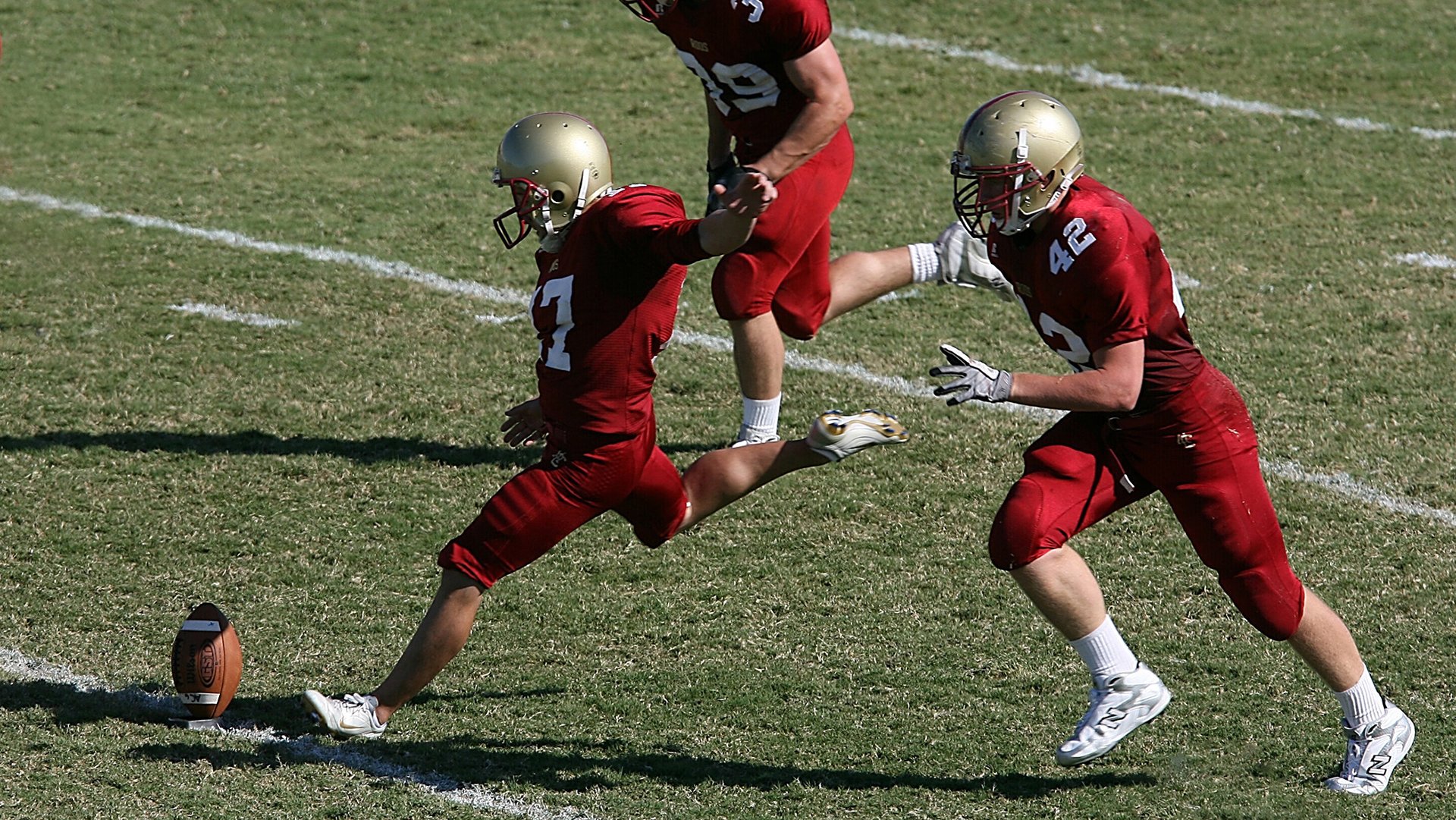 战术压制，当掘金构筑战场包围圈，格林则用闪电战撕开裂缝